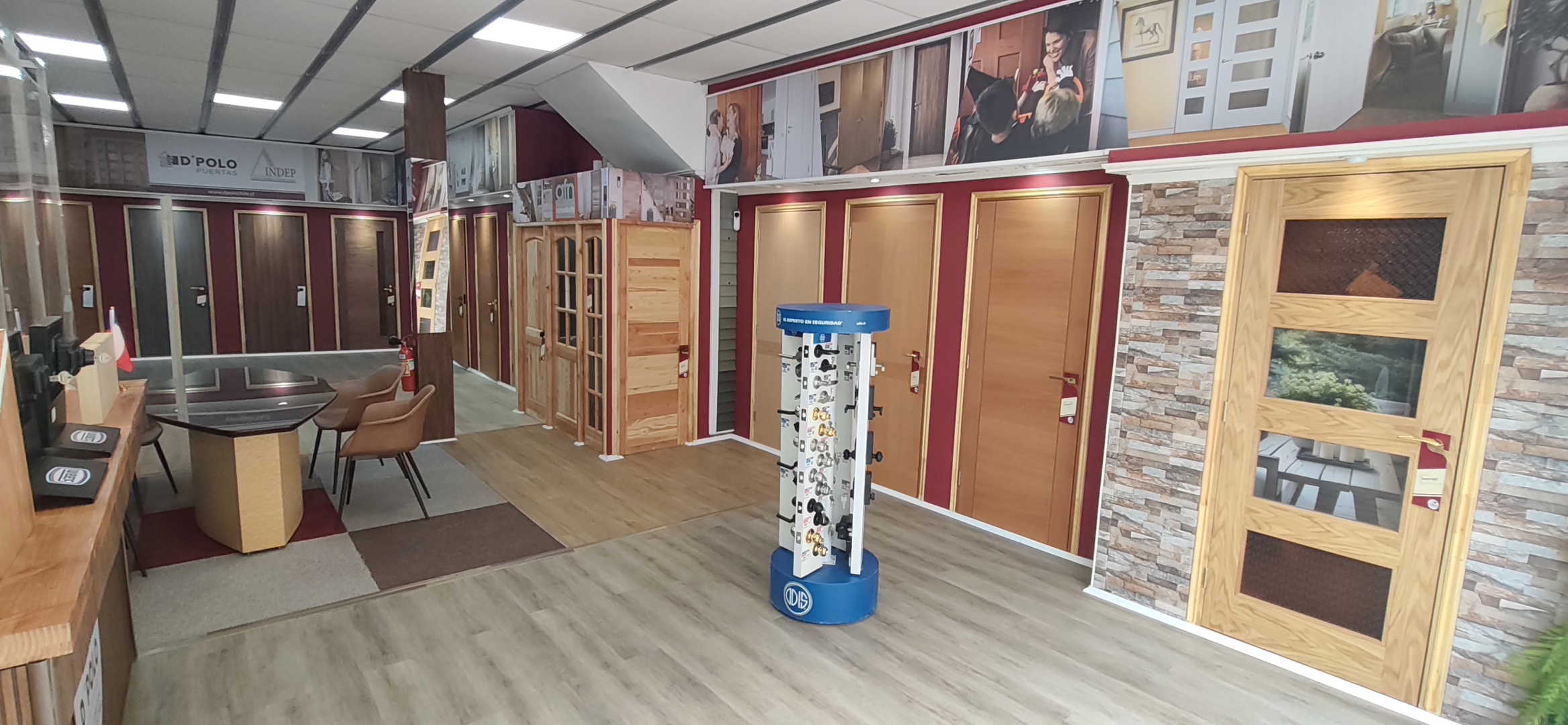 Showroom Completo de Puertas Interiores y Exteriores